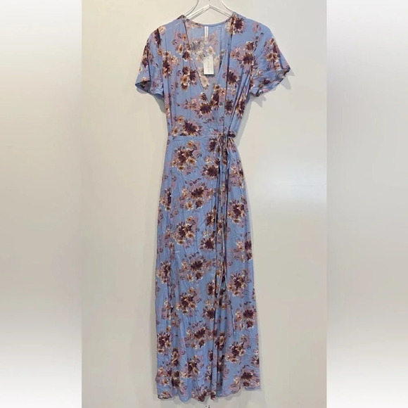 NWT Mia & Tess Floral‎ Long Wrap Dress Womens Size Medium (1236) - Picture 1 of 6